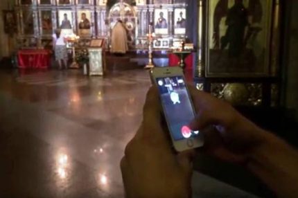 A caccia di Pokemon in chiesa, rischia una pesante condanna (VIDEO)