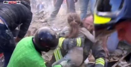 TERREMOTO, DIMESSA LA PICCOLA GIORGIA, 4 ANNI: LA SORELLINA DI 9 MORÌ DOPO AVERLA SALVATA